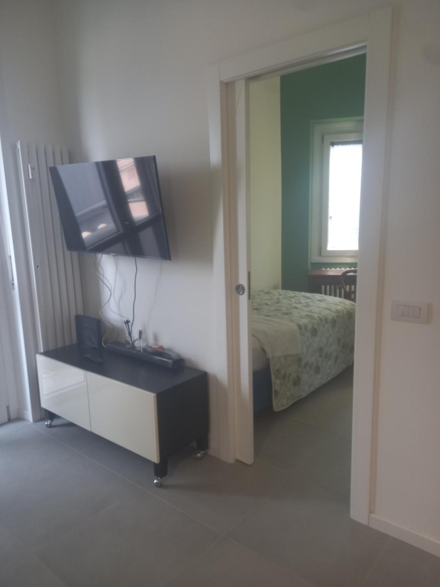 Home Suite Home With Free Parking - Parcheggio Gratuito Porta Romana Suite Newly 2 Bedrooms Apartment With 2 Bathrooms Subway Metro 3 Stops To Duomo Milano Esterno foto