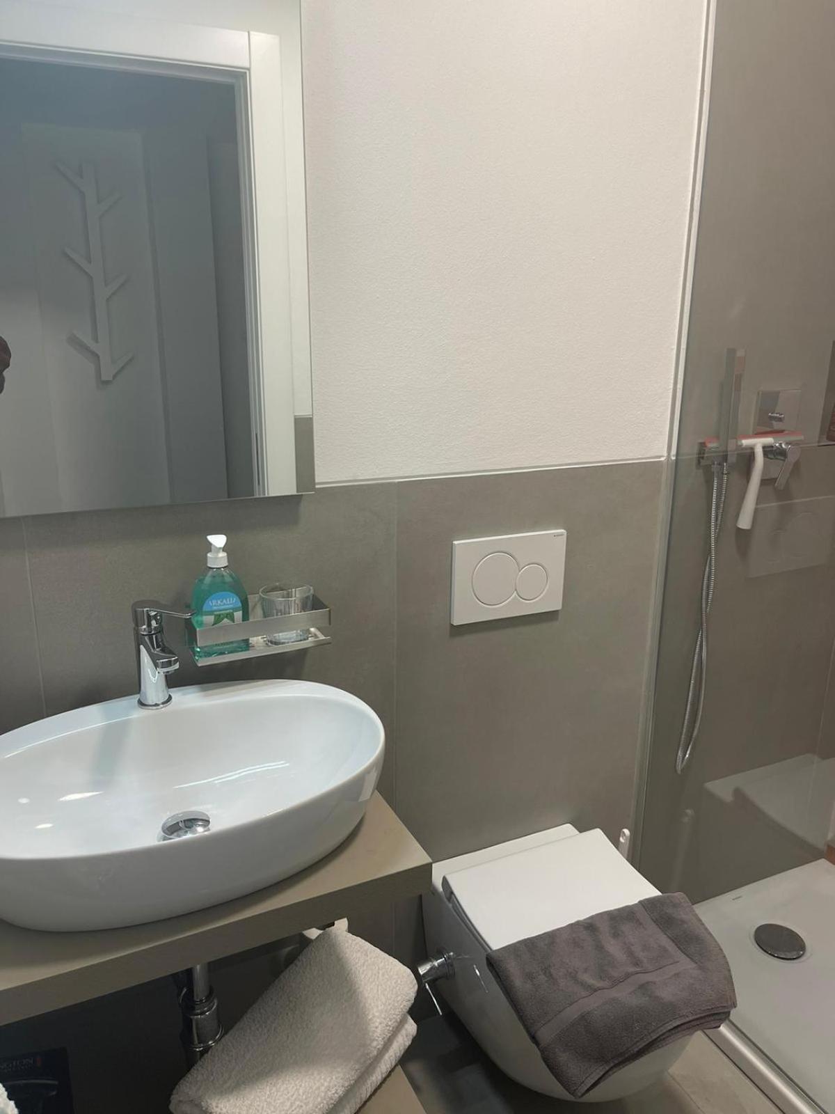 Home Suite Home With Free Parking - Parcheggio Gratuito Porta Romana Suite Newly 2 Bedrooms Apartment With 2 Bathrooms Subway Metro 3 Stops To Duomo Milano Esterno foto